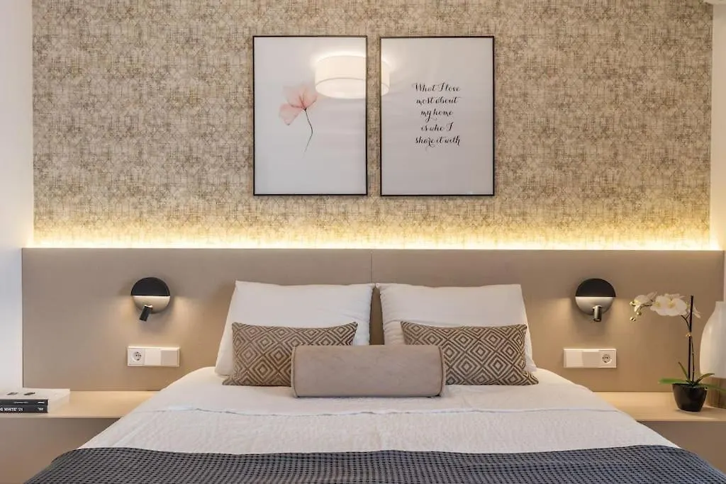 Ar6 Pablo Picasso 4 Bedroom Apartment Εστεπόνα